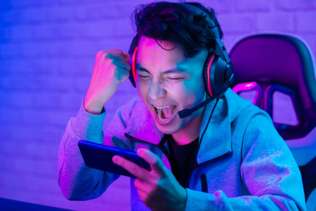 Gaming Masa Kini Hiburan atau Candu: Menyingkap Realitas di Balik Layar